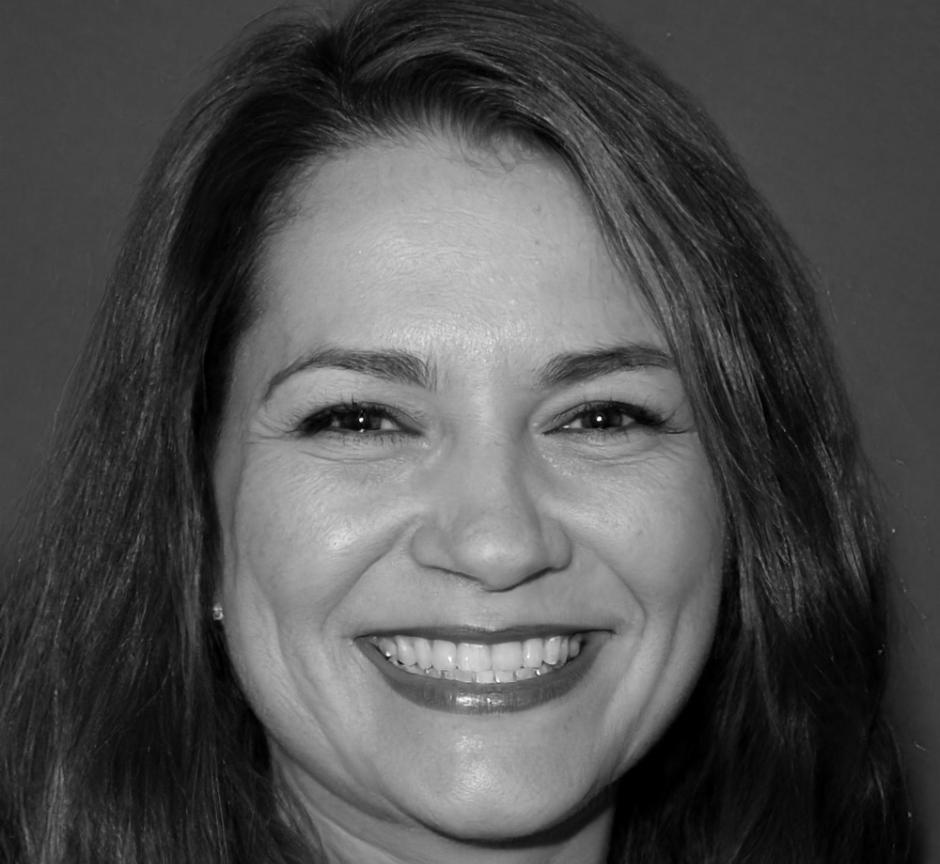 Elena Thornfield, Senior Market Analyst